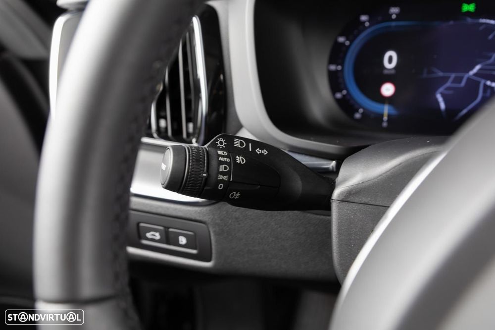 Volvo XC 60 2.0 T6 PHEV Core AWD - 40