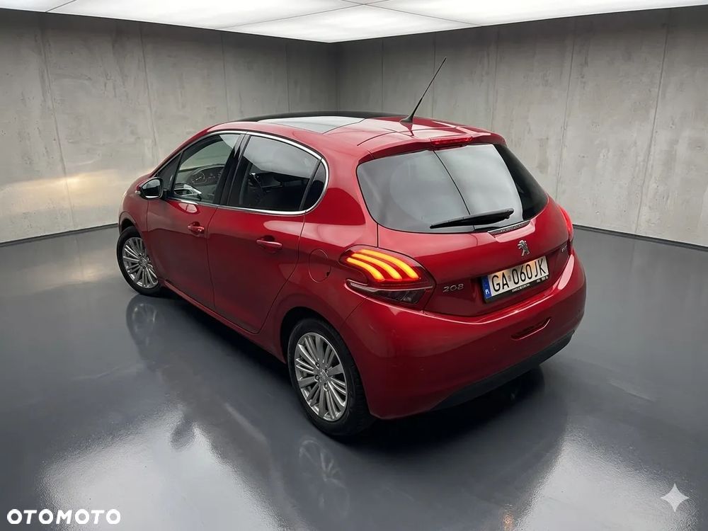 Peugeot 208 - 5