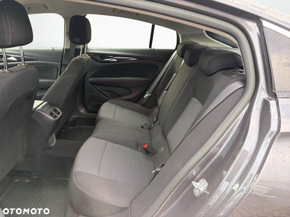 Opel Insignia - 29
