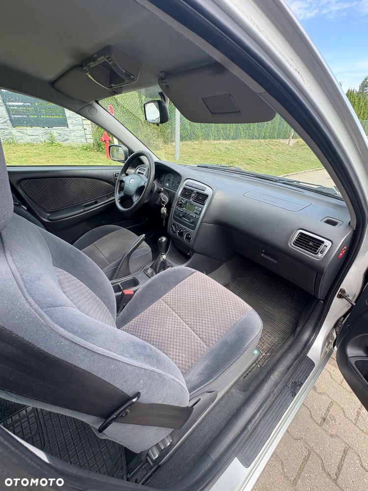 Toyota Avensis - 18