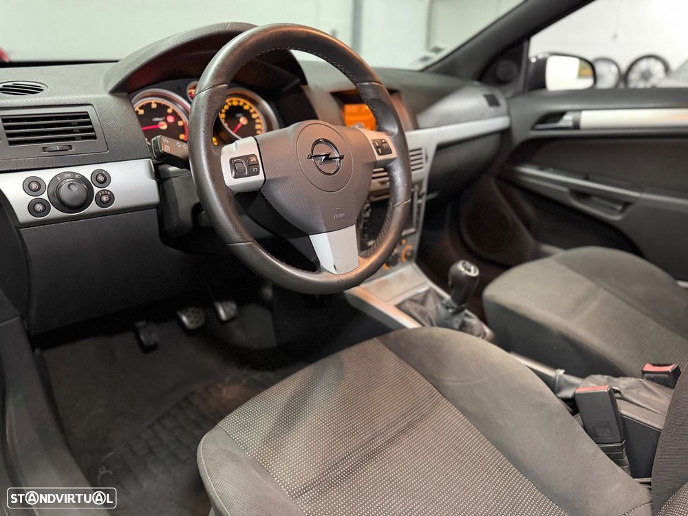 Opel Astra GTC 1.3 CDTI VAN - 11