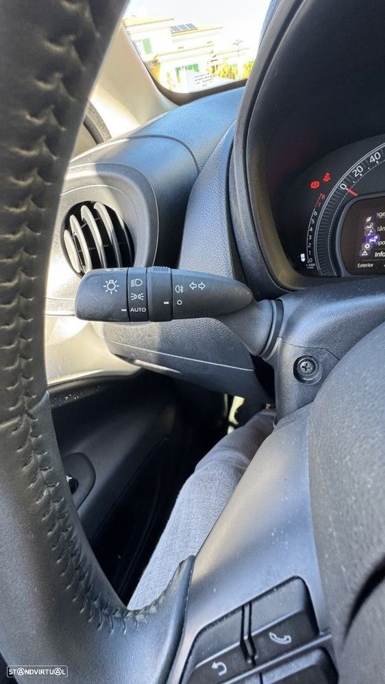 Toyota Aygo 1.0 X-Play Plus - 14