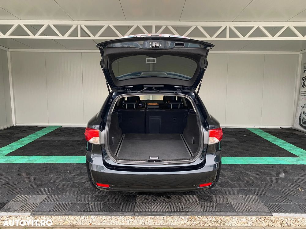 Toyota Avensis Combi 2.0 D-4D - 14