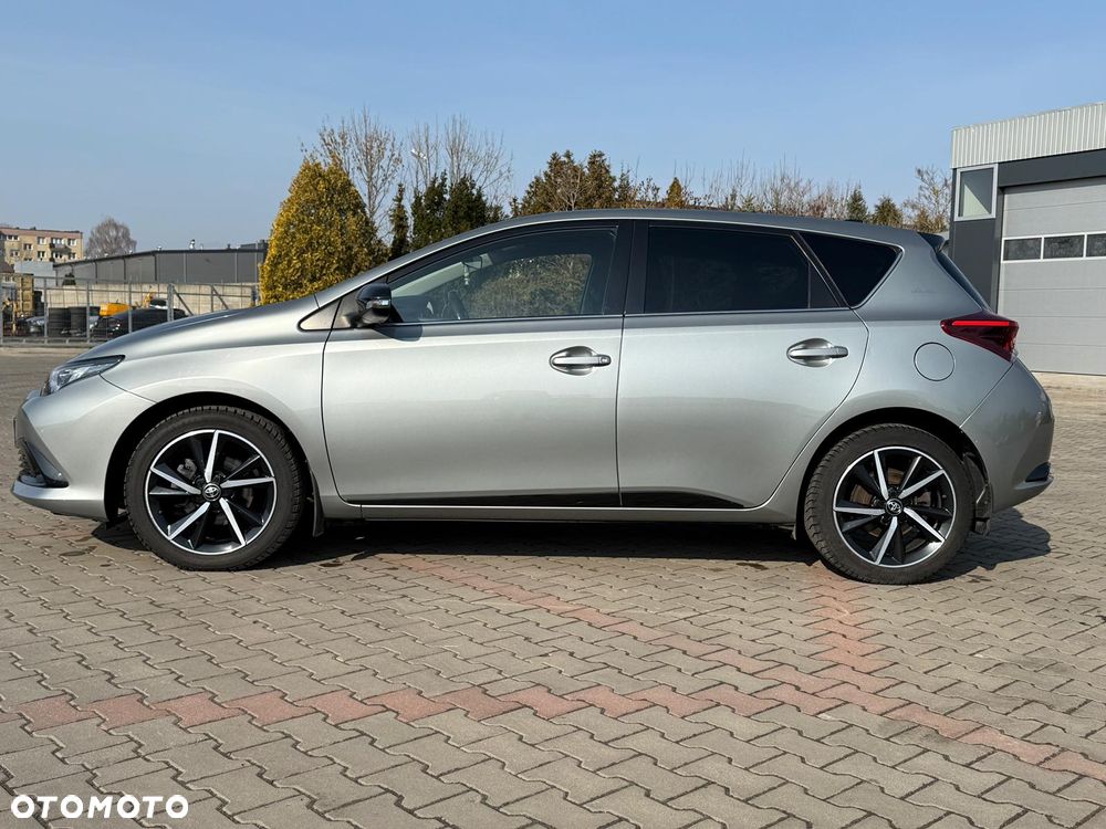 Toyota Auris 1.6 Selection - 2