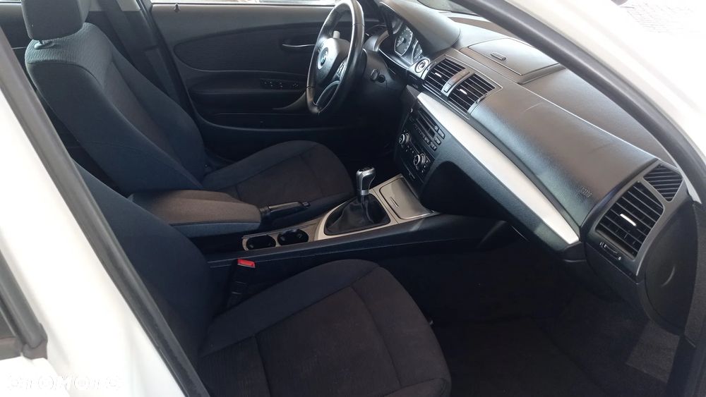 BMW Seria 1 116i - 40