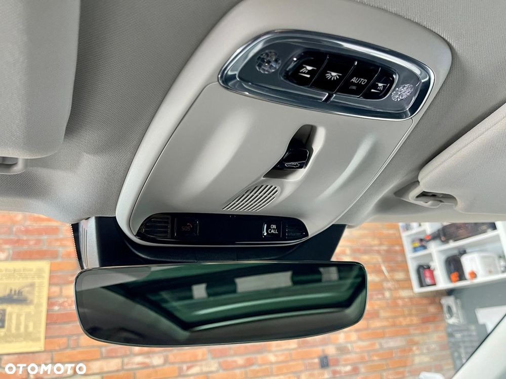 Volvo XC 90 D5 SCR AWD Momentum 7os - 18