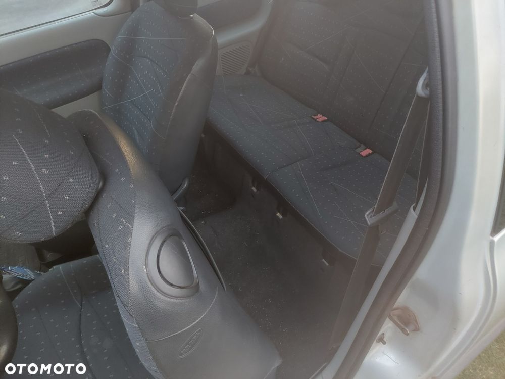 Renault Clio - 6