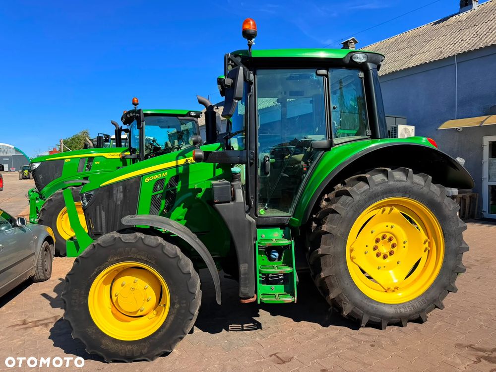 John Deere 6090M - 10