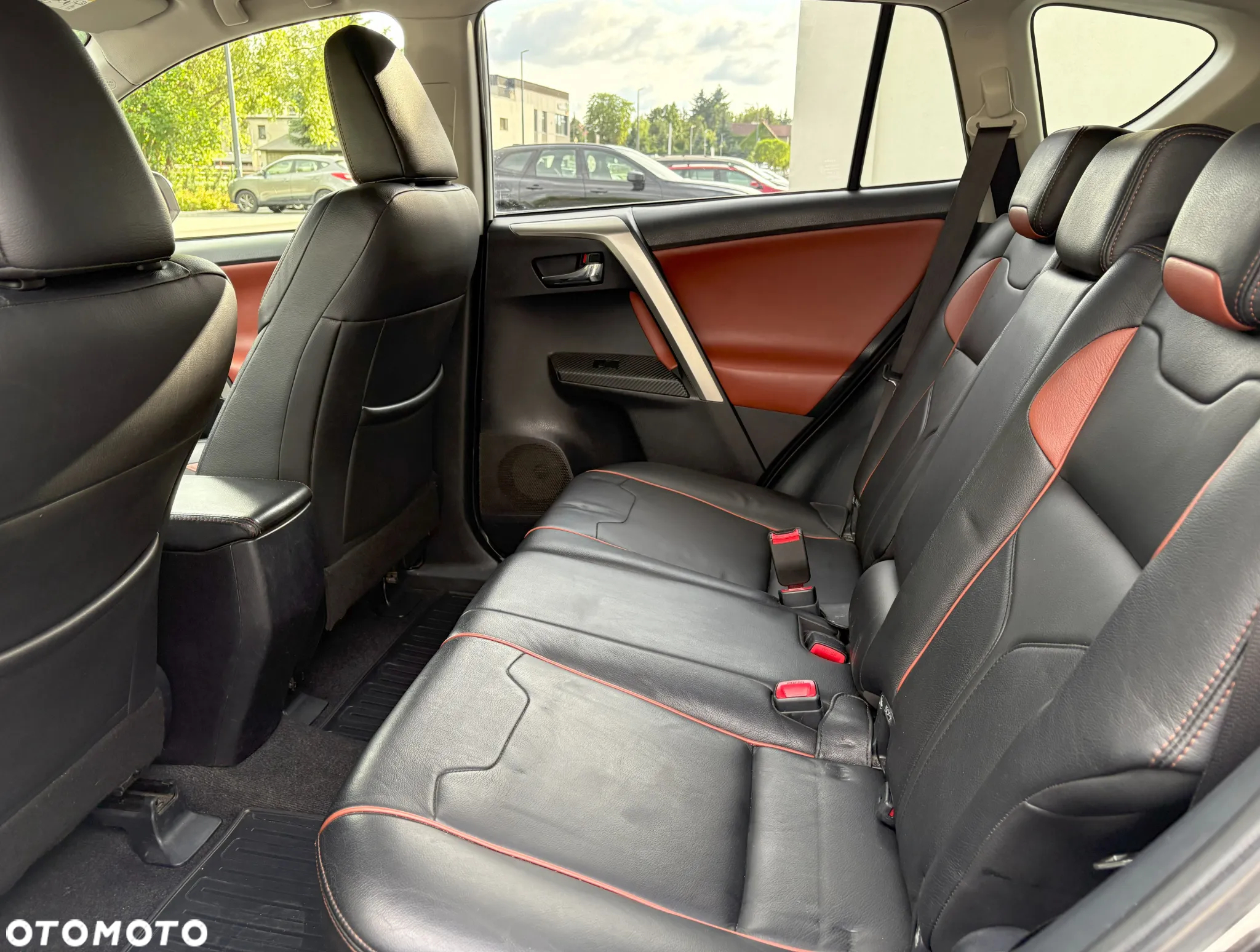 Toyota RAV4 2.0 D-4D Premium - 11