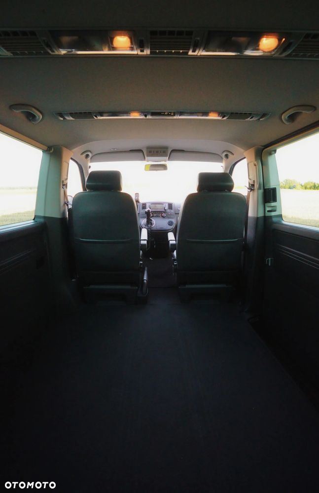 Volkswagen Multivan - 12