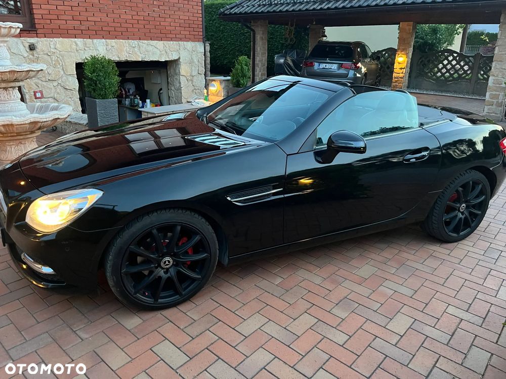 Mercedes-Benz SLK 200 CGI - 9