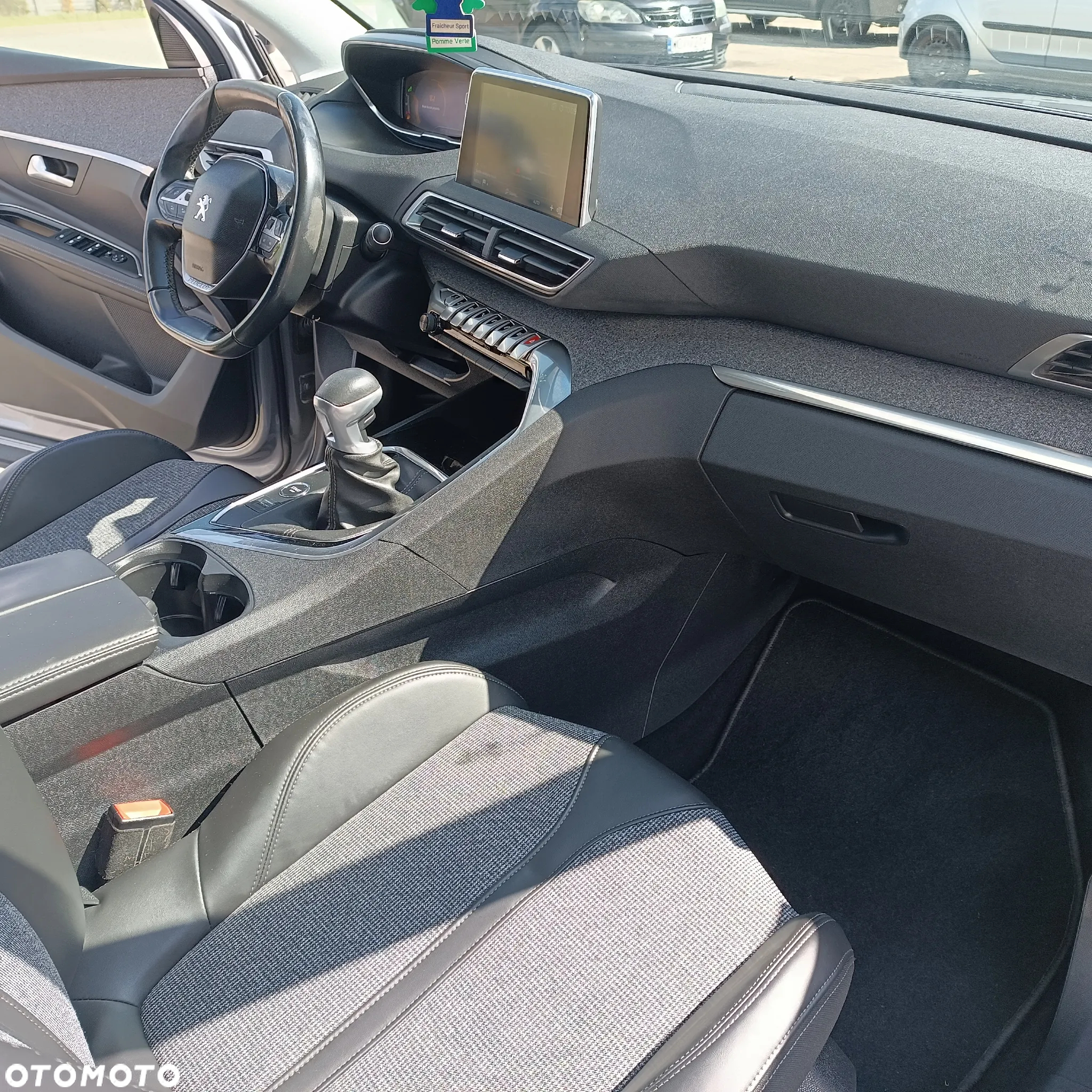 Peugeot 3008 1.2 PureTech Allure Pack S&S - 15