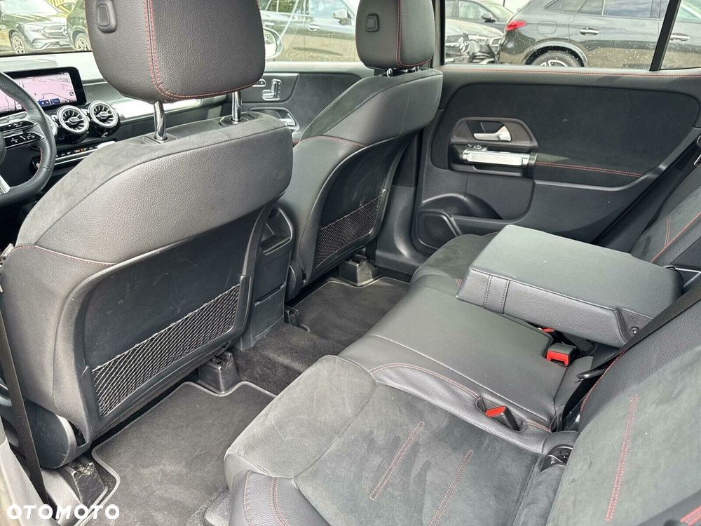 Mercedes-Benz GLB 200 AMG Line 7G-DCT - 16