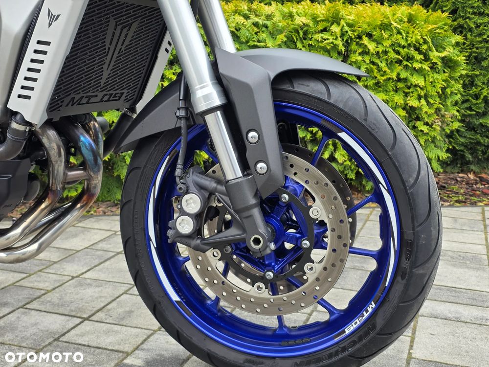 Yamaha MT - 7