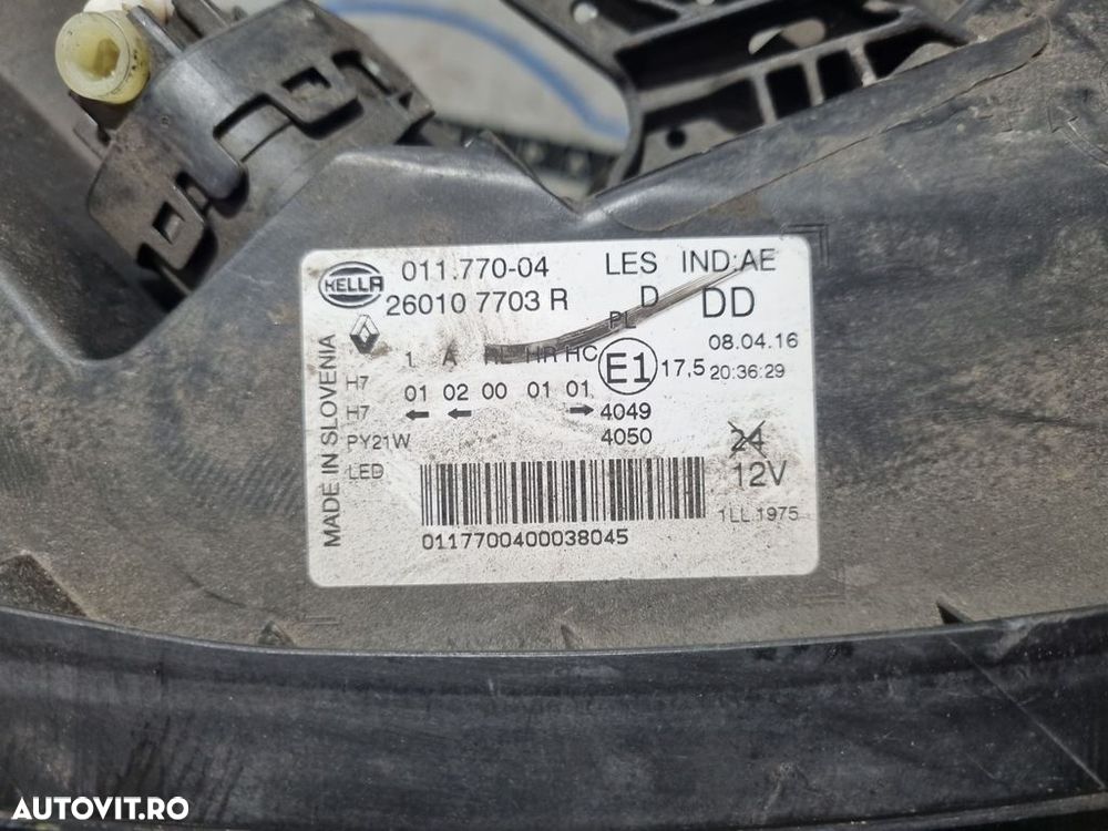 Far Dreapta Renault Kadjar 2015 - 2018 SUV 4 Usi (1317) Cu lupă 260107703R - 2