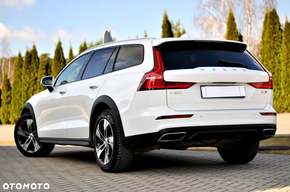 Volvo V60 Cross Country B4 D AWD Plus - 13