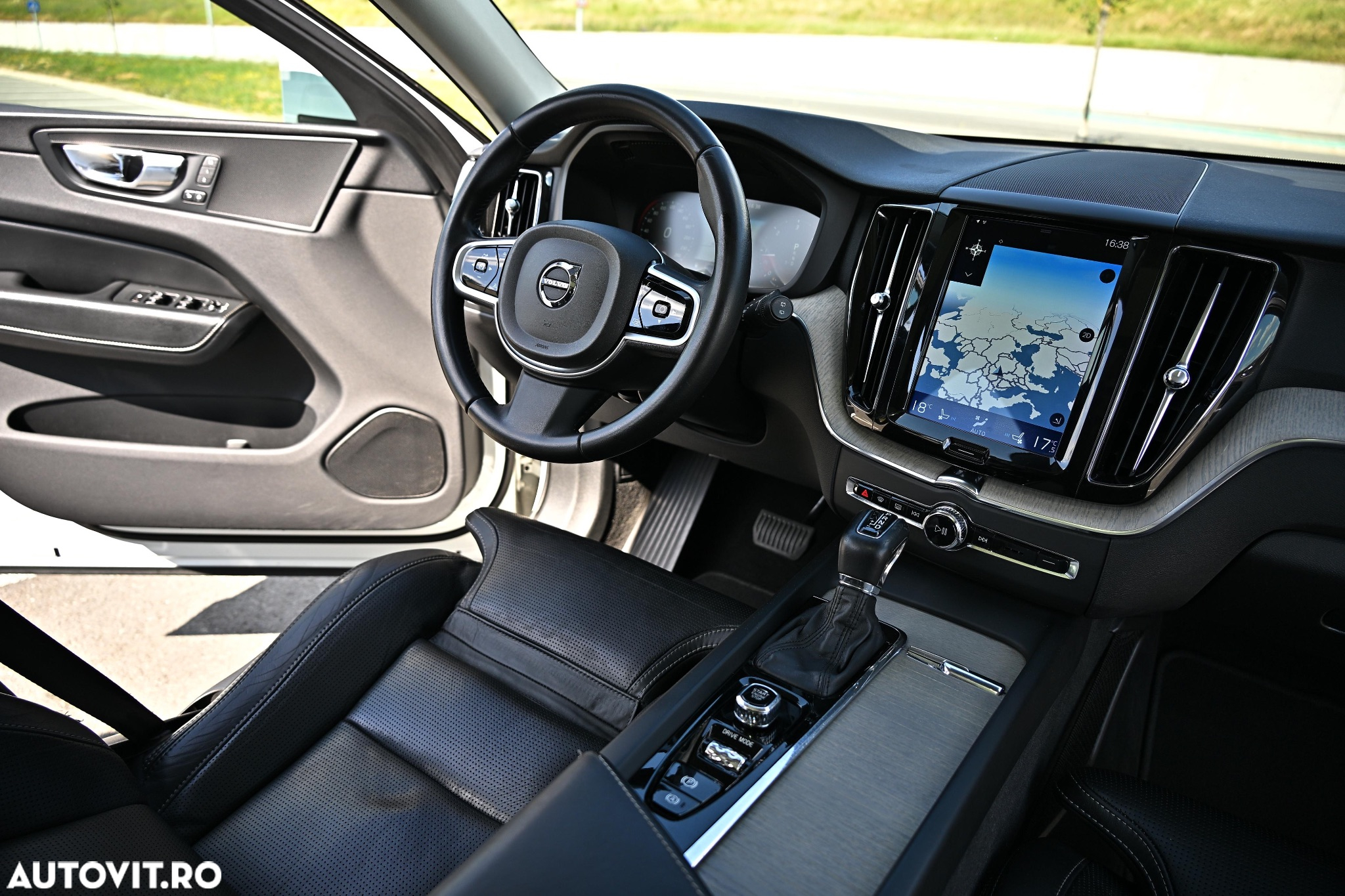 Volvo XC 60 D4 AWD Geartronic Inscription - 28