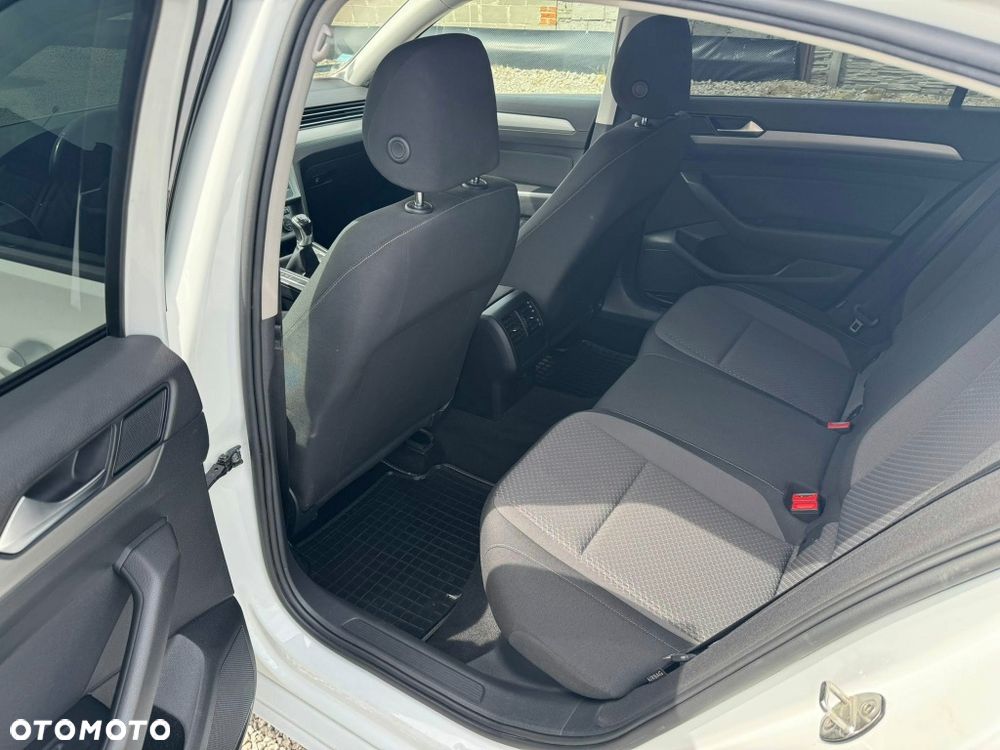 Volkswagen Passat - 6