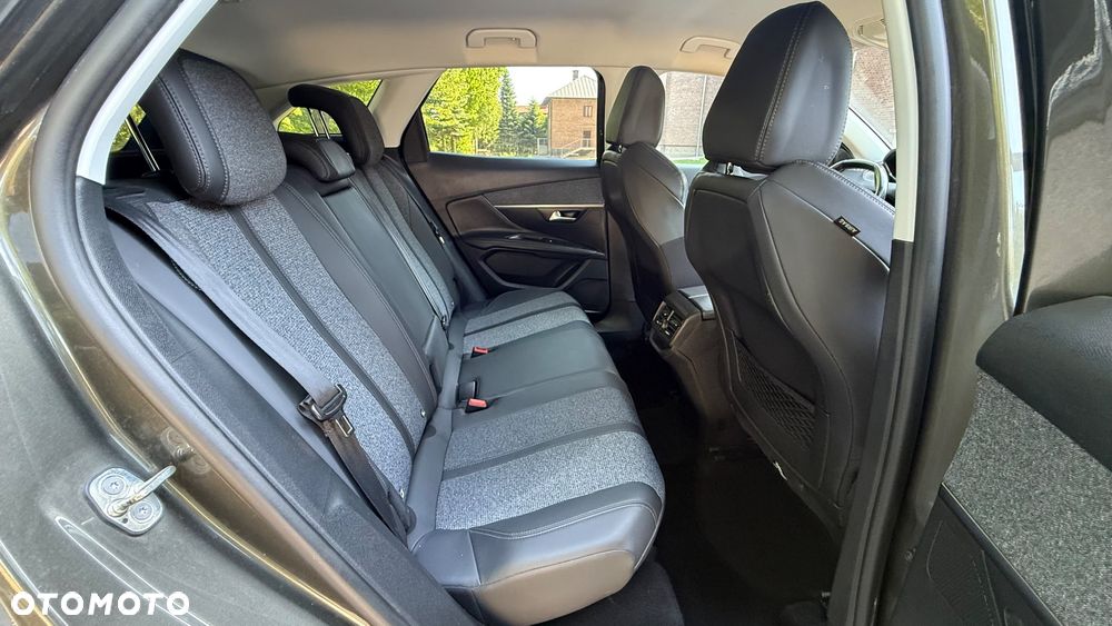 Peugeot 3008 PureTech 130 Stop & Start Allure - 23