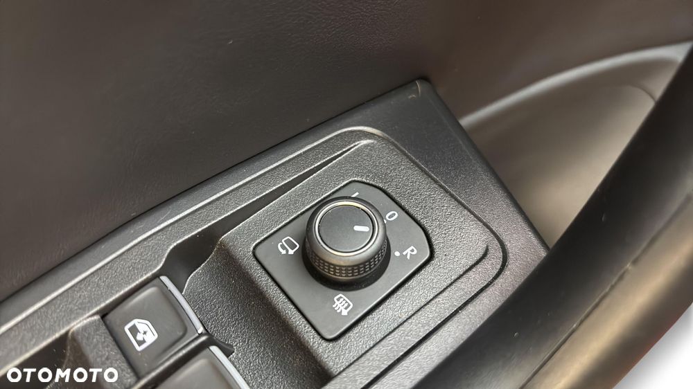 Volkswagen T-Roc 1.5 TSI Style DSG - 21