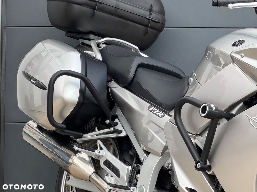 Yamaha FJR - 8