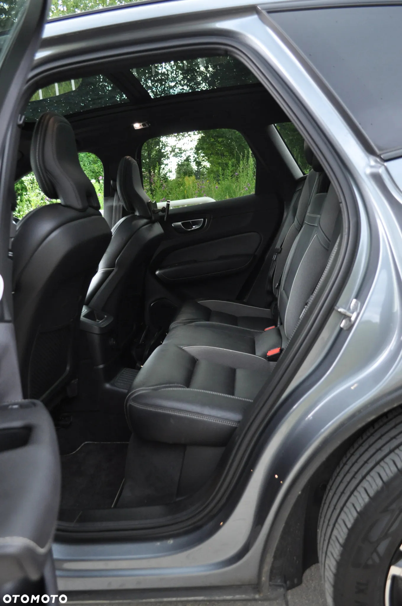 Volvo XC 60 T6 Plug-In Hybrid AWD R-Design - 10