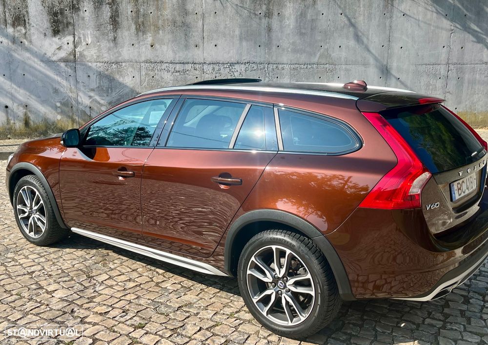 Volvo V60 Cross Country D3 Summum - 7
