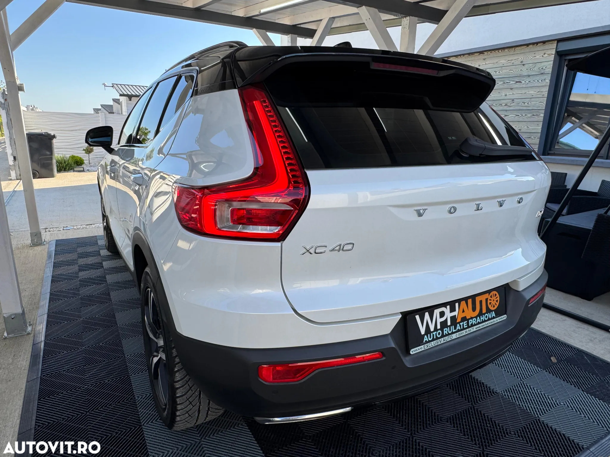 Volvo XC 40 D4 AWD R-Design - 17