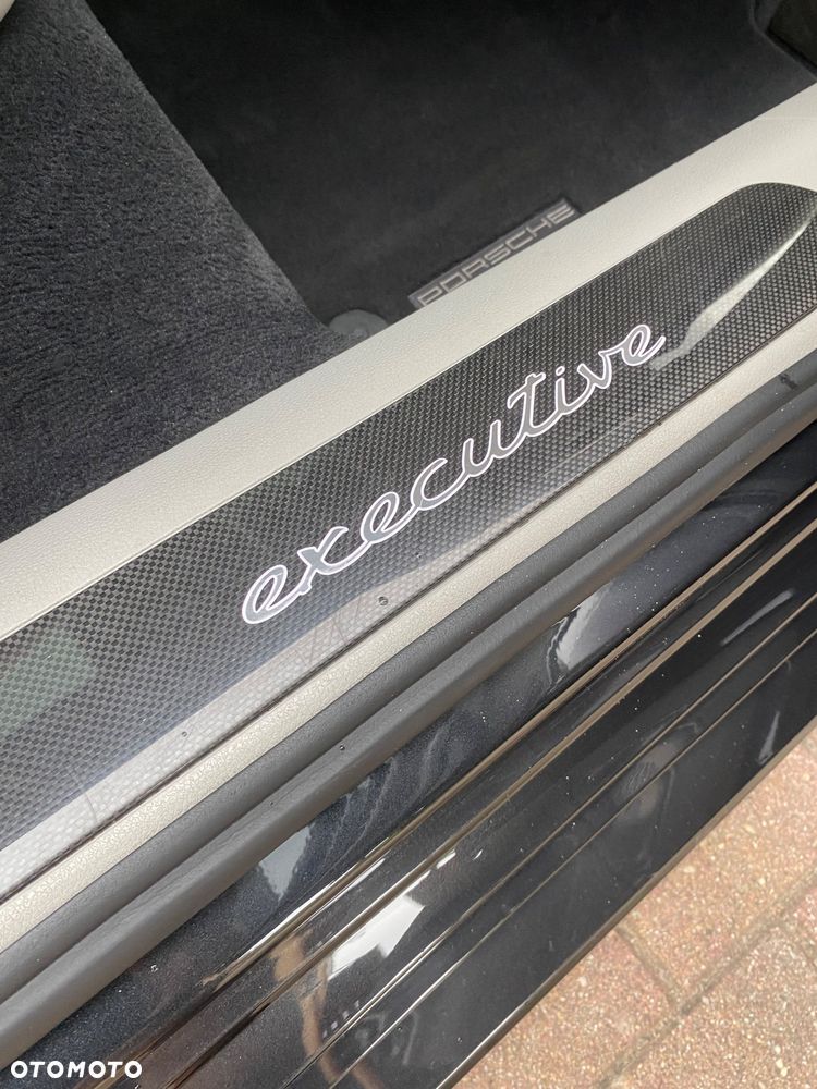 Porsche Panamera 4S Executive - 19