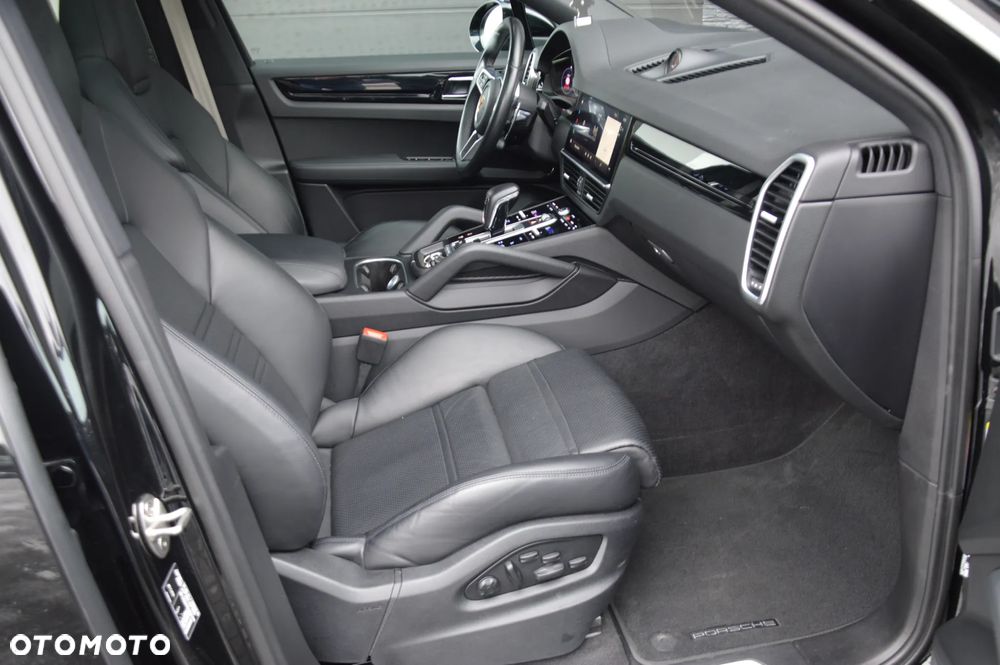 Porsche Cayenne E-Hybrid Tiptronic S Platinum Edition - 19