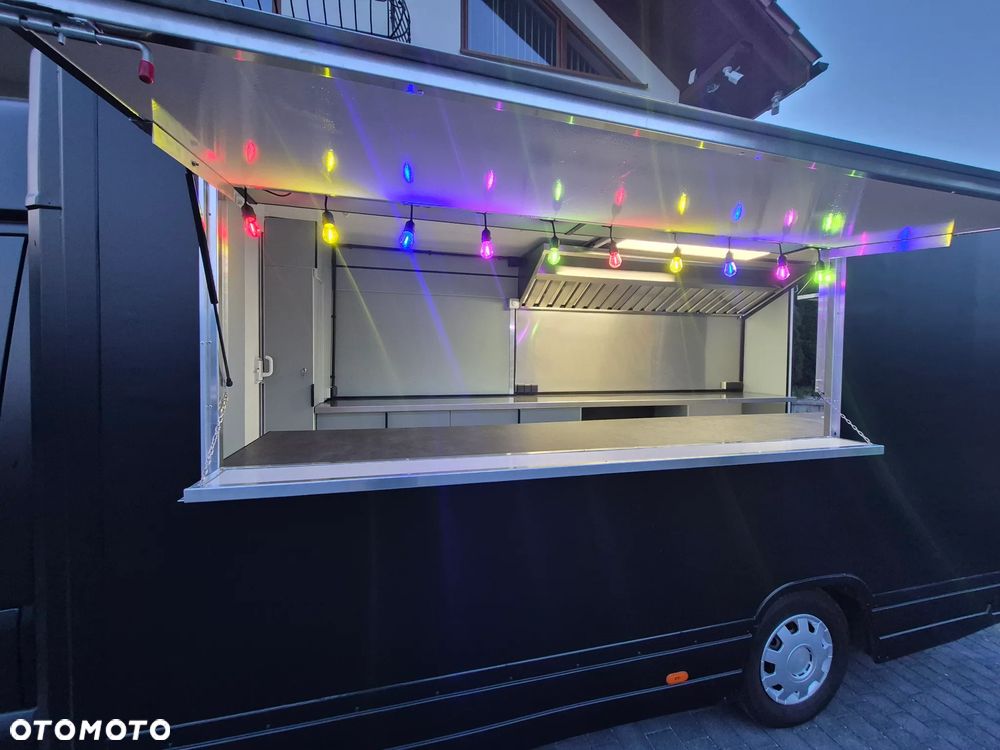 Mercedes-Benz Sprinter - 11