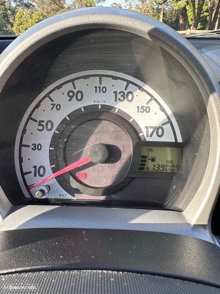 Peugeot 107 1.0 Active - 25