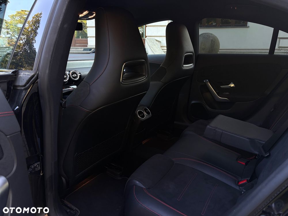 Mercedes-Benz CLA 220 4-Matic AMG Line 7G-DCT - 10