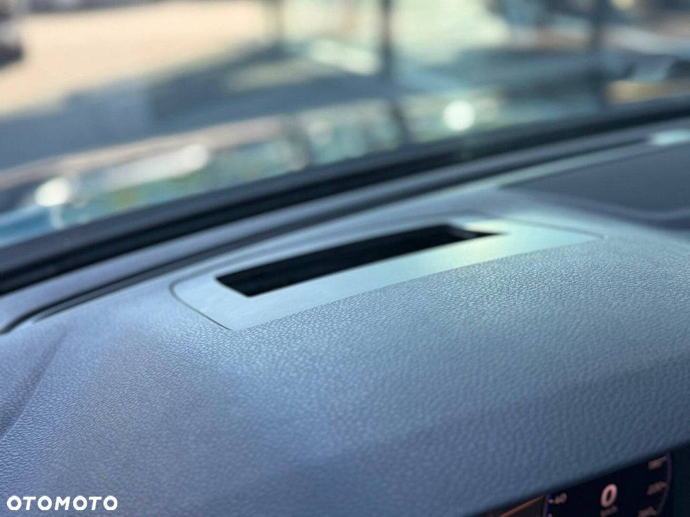 Volkswagen Passat 2.0 TDI EVO Essence DSG - 30
