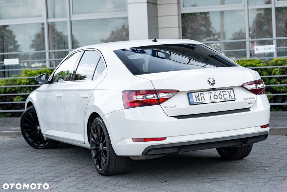 Skoda Superb 2.0 TDI 4x4 DSG L&K - 9