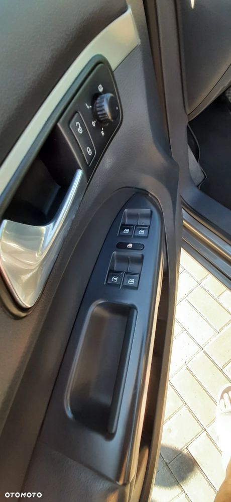Volkswagen Touran 2.0 TDI DPF DSG R-Line Edition - 17