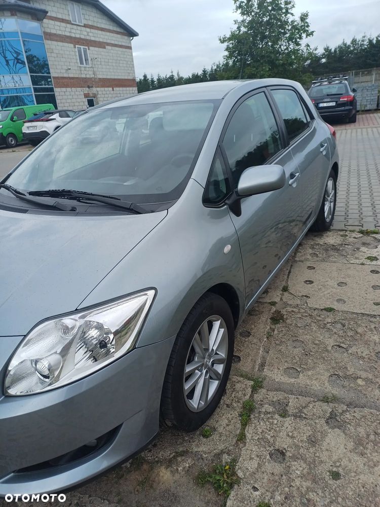 Toyota Auris 1.6 Premium + - 4