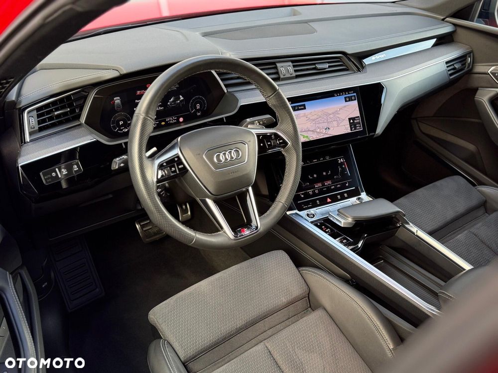 Audi Q8 Sportback e-tron - 9