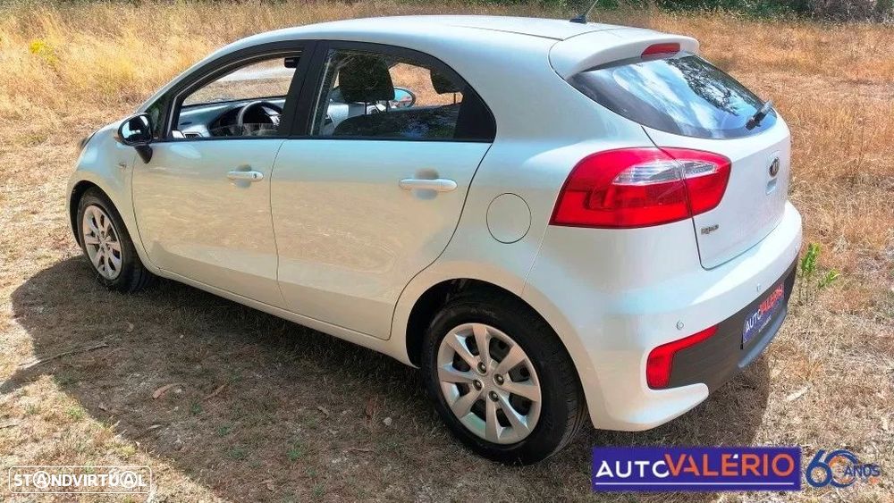 Kia Rio 1.2 CVVT EX — fotografia 3