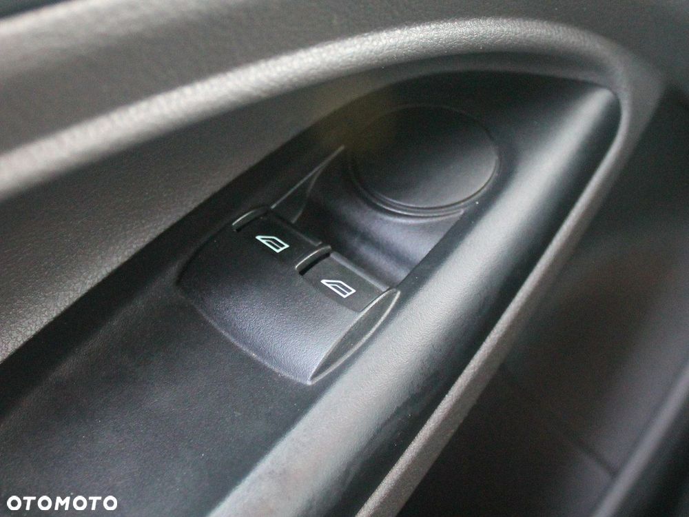 Ford Transit Connect - 32