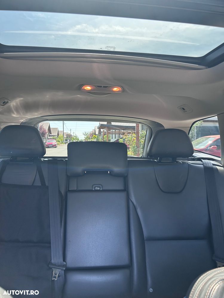 Volvo XC 60 D4 AWD Geartronic Summum - 8