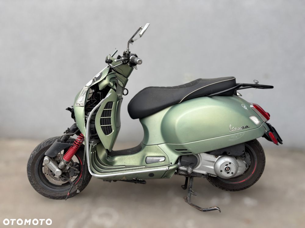 Piaggio Vespa - 2