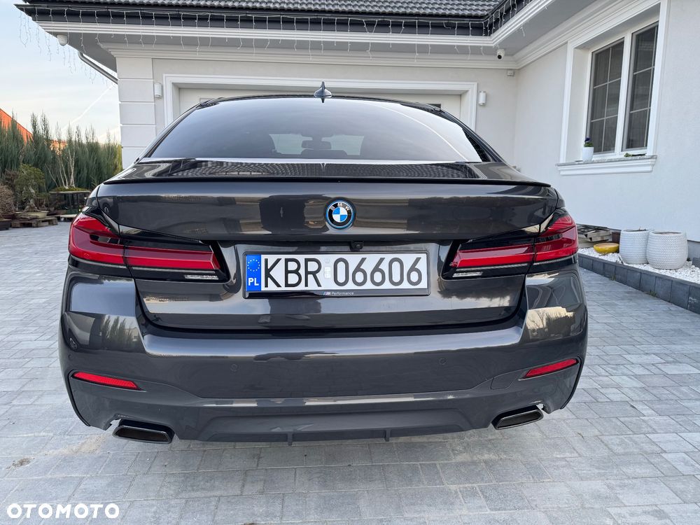 BMW Seria 5 530e xDrive M Sport Edition - 11