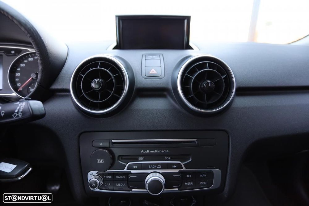 Audi A1 Sportback 1.4 TDI Design - 12
