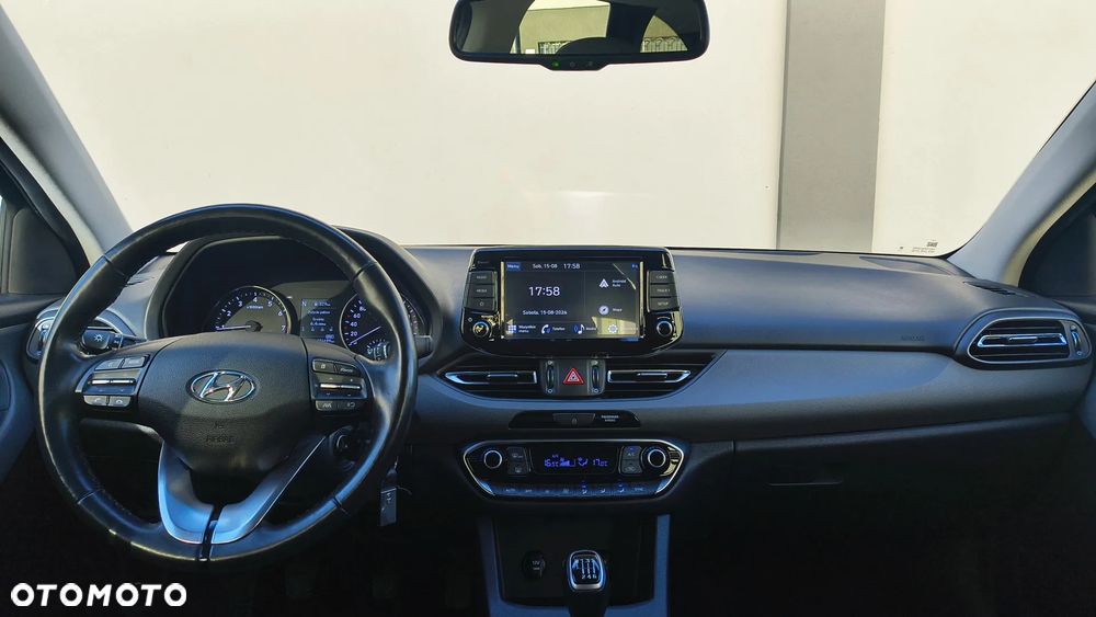Hyundai i30 1.5 T-GDI 48V Smart - 12