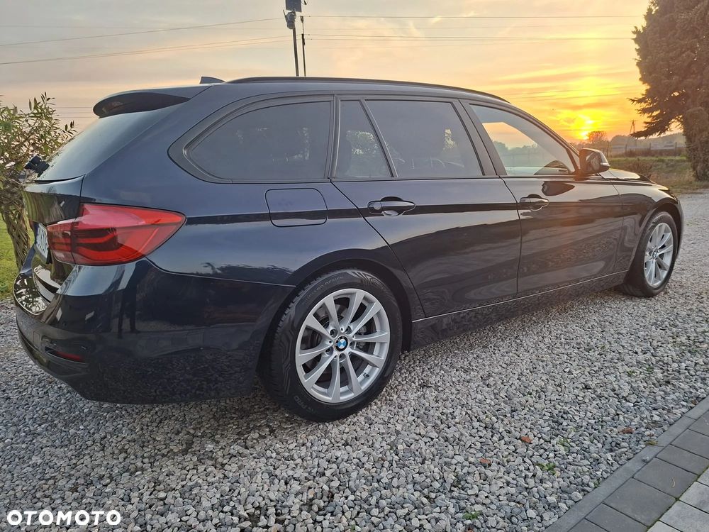 BMW Seria 3 318d Luxury Line - 31