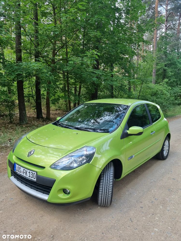Renault Clio 1.2 16V Emotion - 29