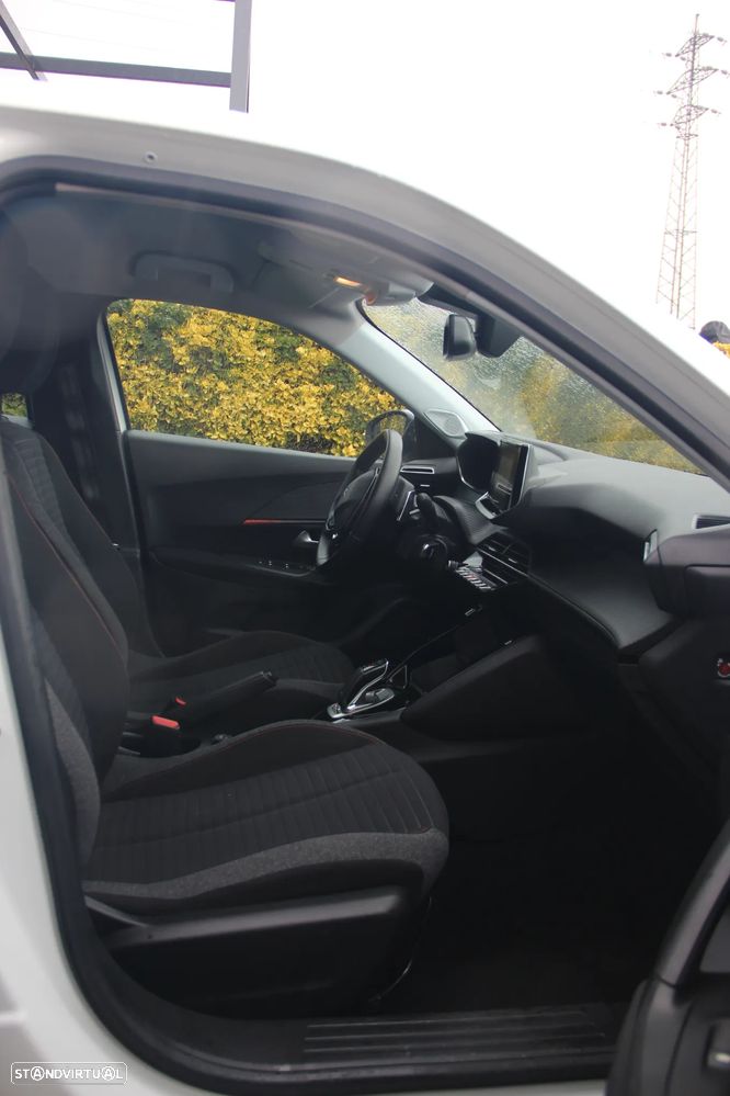 Peugeot 2008 PureTech 130 EAT8 Active - 6