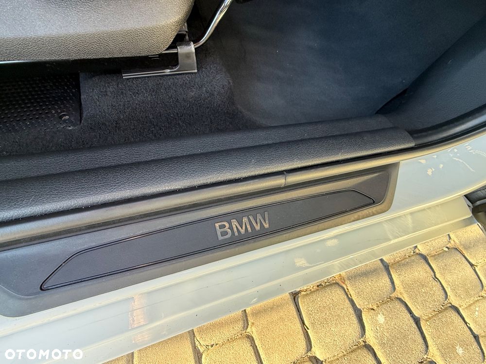 BMW Seria 2 218d - 9