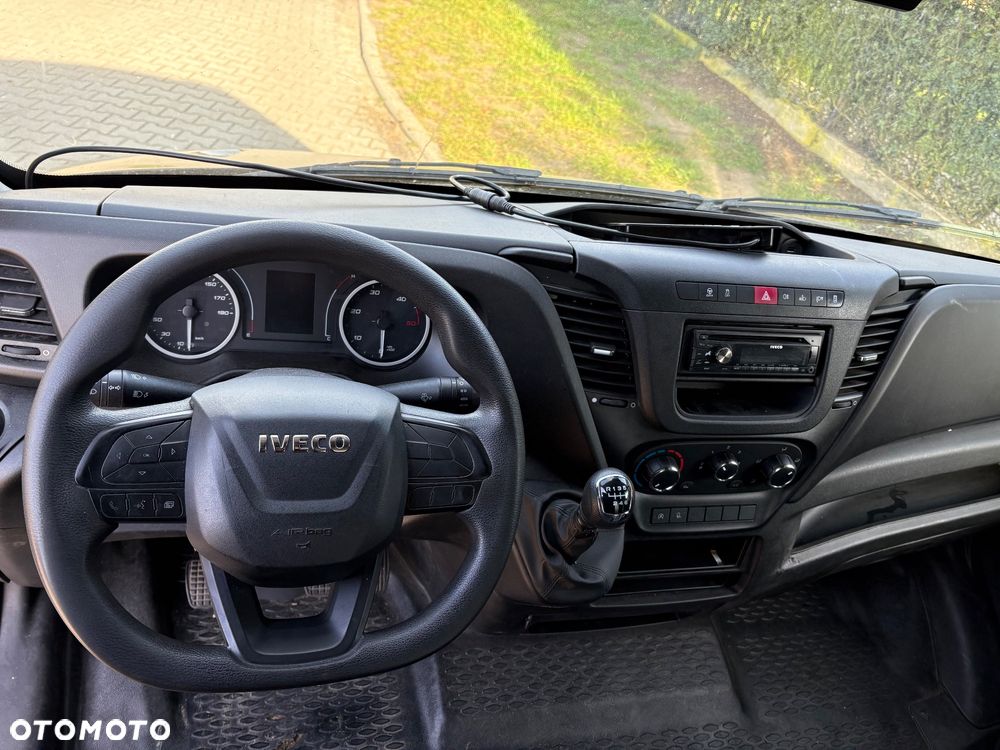 Iveco Daily 35S12 L3H2 2020r ŁADNY! Zabudowa, regały! Uszkodzony silnik - 7